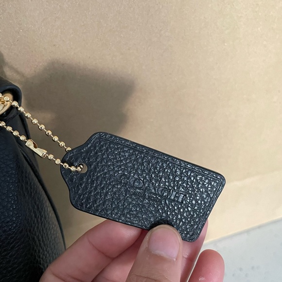 New , authentic coach crossbody bag - Picture 5 of 16